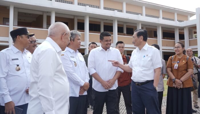Kunjungi Institut Teknologi DEL, Bobby Nasution Ajak Sejumlah Gubernur Manfaatkan Fasilitas dan Teknologinya,Buatlah judul di samping menjadi lebih menarik