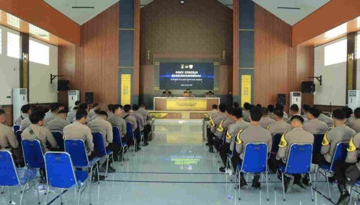Sat Binmas Polres Tulang Bawang Barat Laksanakan Anev Tugas Bhabinkamtibmas untuk Tingkatkan Kualitas Pelayanan