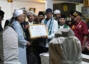H. Hercules Dianugerahi Gelar Abah Maung, Resmi Menjadi Dewan Kehormatan Majelis Taqlim Makam Kramat Ki Gede Tubagus Angke