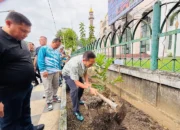 Hijaukan Kota! Wali Kota Ratu Dewa Luncurkan Gerakan Menanam Buah di Palembang