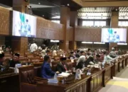 DPRD Sumsel Gelar Paripurna, Fraksi Soroti APBD 2024 di Hadapan Sekda Edward Candra