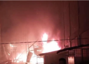 Kebakaran Hebat! 2 Rumah di Palembang Hangus, Diduga Akibat Korsleting Listrik