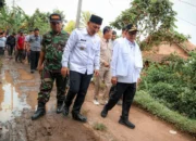 Pemprov Banten Gelontorkan Rp6,9 Miliar untuk Perbaikan Jalan Desa Karyajaya