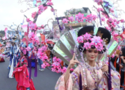 Wisata Alam Rinjani dan Karnaval Busana JFC 2025 Warnai Humaniora