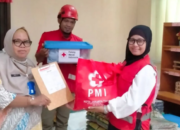 PMI Jaktim Salurkan Bantuan bagi Warga Terdampak Pohon Tumbang
