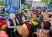 Khofifah Gelar Pasar Murah untuk Jangkau Kebutuhan Pokok Masyarakat Surabaya