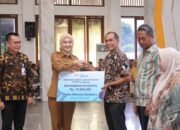 Wakil Gubernur Lampung Serahkan KUR ke Pelaku UMKM, Dukung Program Nasional Penciptaan Lapangan Kerja