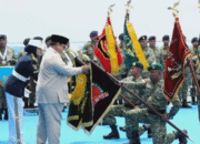 Jelang HUT TNI, Prabowo Pimpin Latihan Laut dengan KRI Radjiman di Teluk Jakarta