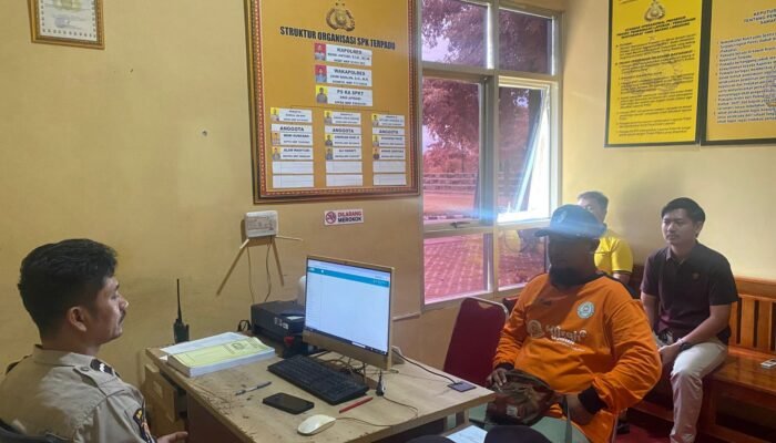 Polres Tulang Bawang Barat Tindaklanjuti Video Viral di Medsos Seorang Nenek Korban Curas di turunkan di jalan Raya Tata Karya