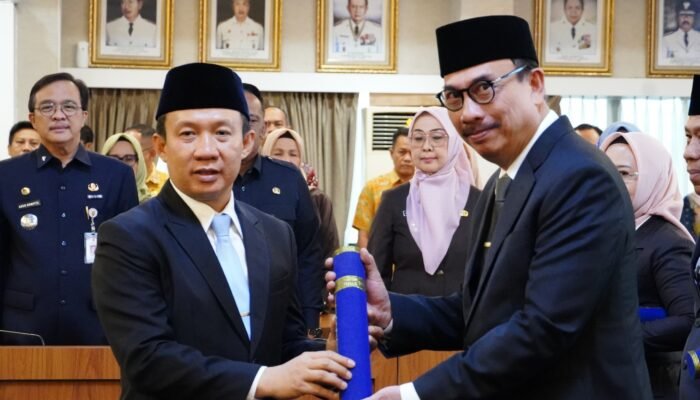 Lantik Sejumlah Pejabat, Gubernur Tekankan Profesionalitas dan Inovasi Layanan Publik