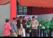 Diguyur Hujan Deras, Koramil 421-09/Tjb Bersama Forkopimcam Tetap Berbagi Takjil di Tanjung Bintang