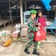 Jum’at Berkah, Serda Ari wibowo Babinsa Koramil 421-09/Tanjung Bintang Berbagi Kepedulian Kepada Warga