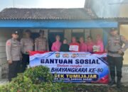 Sambut HUT Bhayangkara ke-80, Polsek Tumijajar Salurkan Bantuan Sosial Kepada Warga