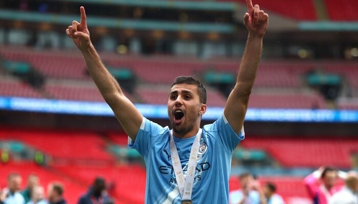Real Madrid Ngebet Boyong Rodri, Manchester City Pasang Harga Fantastis Rp2 Triliun!