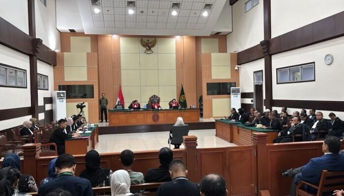 Eksepsi dr Tifa Dikabulkan! PN Jakarta Timur Nyatakan Dakwaan Jaksa Batal Demi Hukum.
