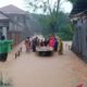 Banjir Besar Terjang Padang! Kendaraan Hanyut, Warga Dievakuasi dengan Perahu