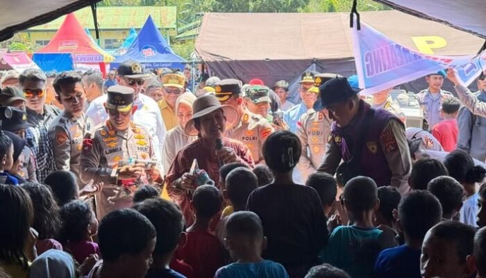 27.700 Warga Mengungsi Akibat Gempa NTT, Polri Salurkan 247,66 Ton Bantuan