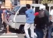 Bikin Geger! Mobil Tabrak Motor hingga Rombongan Gerak Jalan, Sopir Jadi Sasaran Amuk Warga