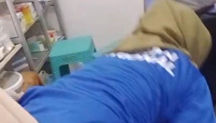 Viral! Perempuan di Sampang Diduga Dikeroyok karena Dituding Pelakor, Dijambak hingga Dilumuri Cabai