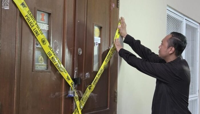 Polisi Kembali Periksa Sekolah di Pondok Pinang, Puslabfor Uji DNA dan Teliti 30 Barang Terkait Senjata