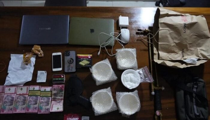 Markas Sindikat Emas Ilegal Digerebek Bareskrim, Uang Rp60 Juta hingga Alat Pemurnian Disita