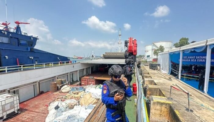 BNN Gagalkan 2,6 Ton Metamfetamin Cair di Karimun, Potensi Nilai Narkoba Capai Rp8,5 Triliun