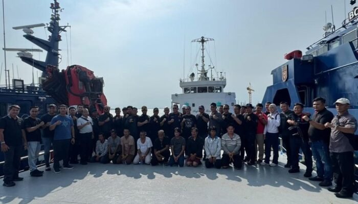 Kapal Berbendera Tanzania Diamankan di Riau, BNN Ungkap Dugaan Muatan 1 Ton Methamphetamine