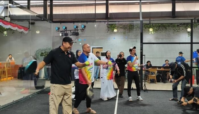 Padel Makin Digandrungi Anak Muda! Turnamen Andre Rosiade Diikuti 200 Peserta Tanpa Biaya