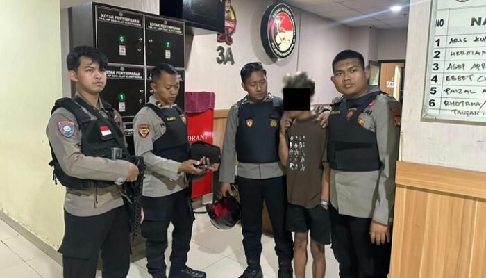 Ngebut Pakai Knalpot Brong, Pria di Bekasi Malah Ketahuan Bawa 230 Pil Ilegal